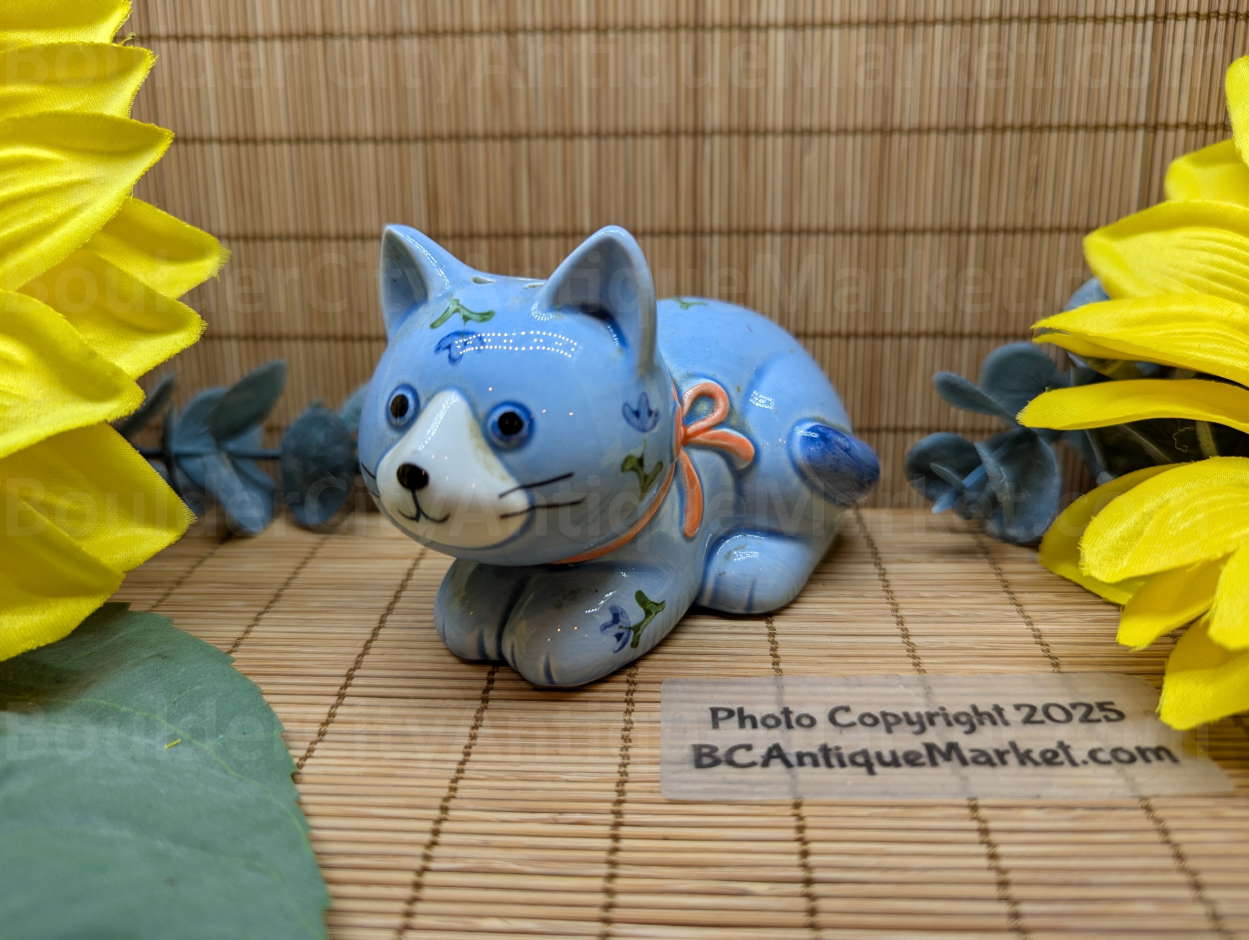 Single Cat Pepper Shaker