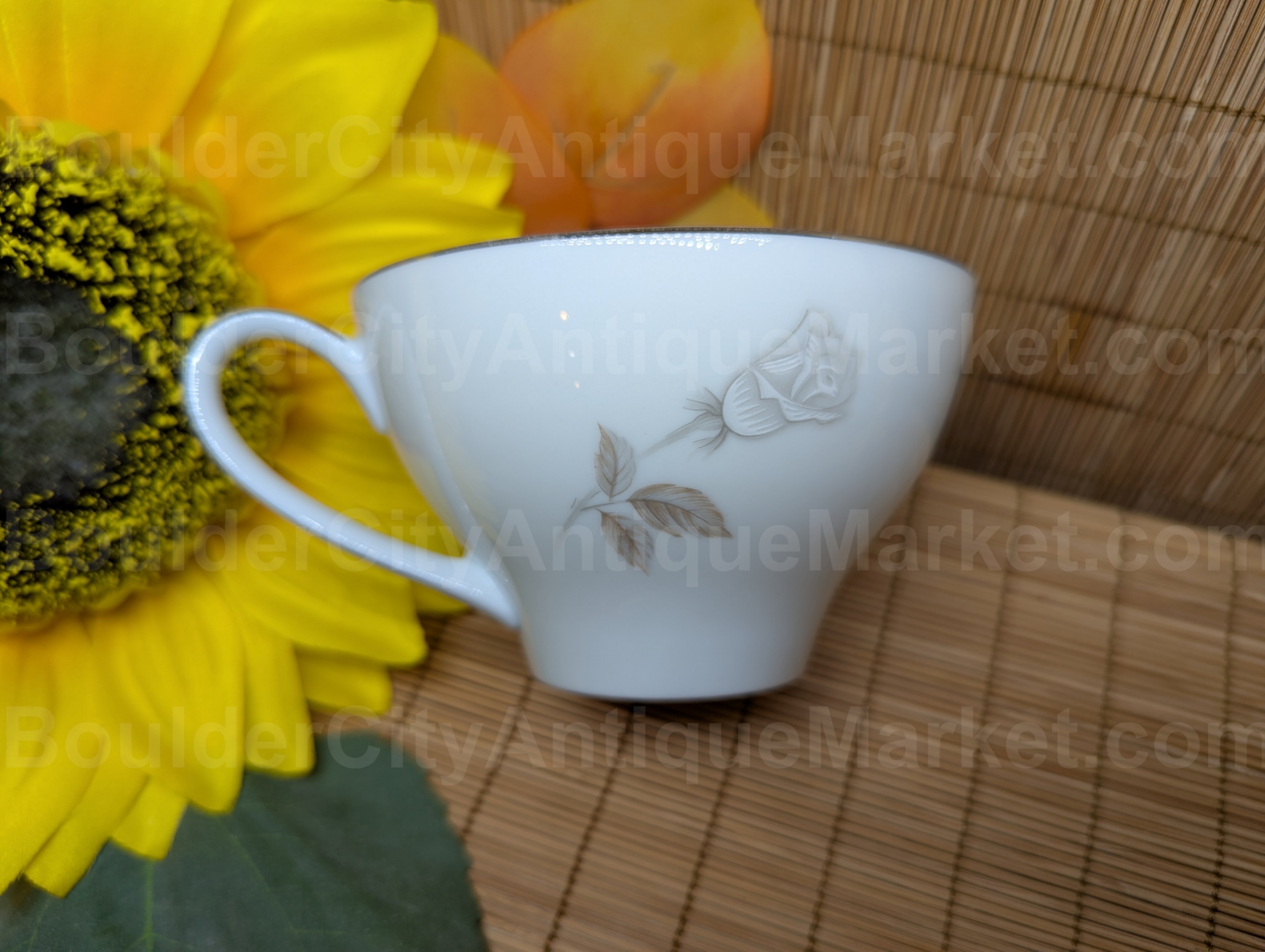 Noritake Rosay Teacup and Saucer - Image 5