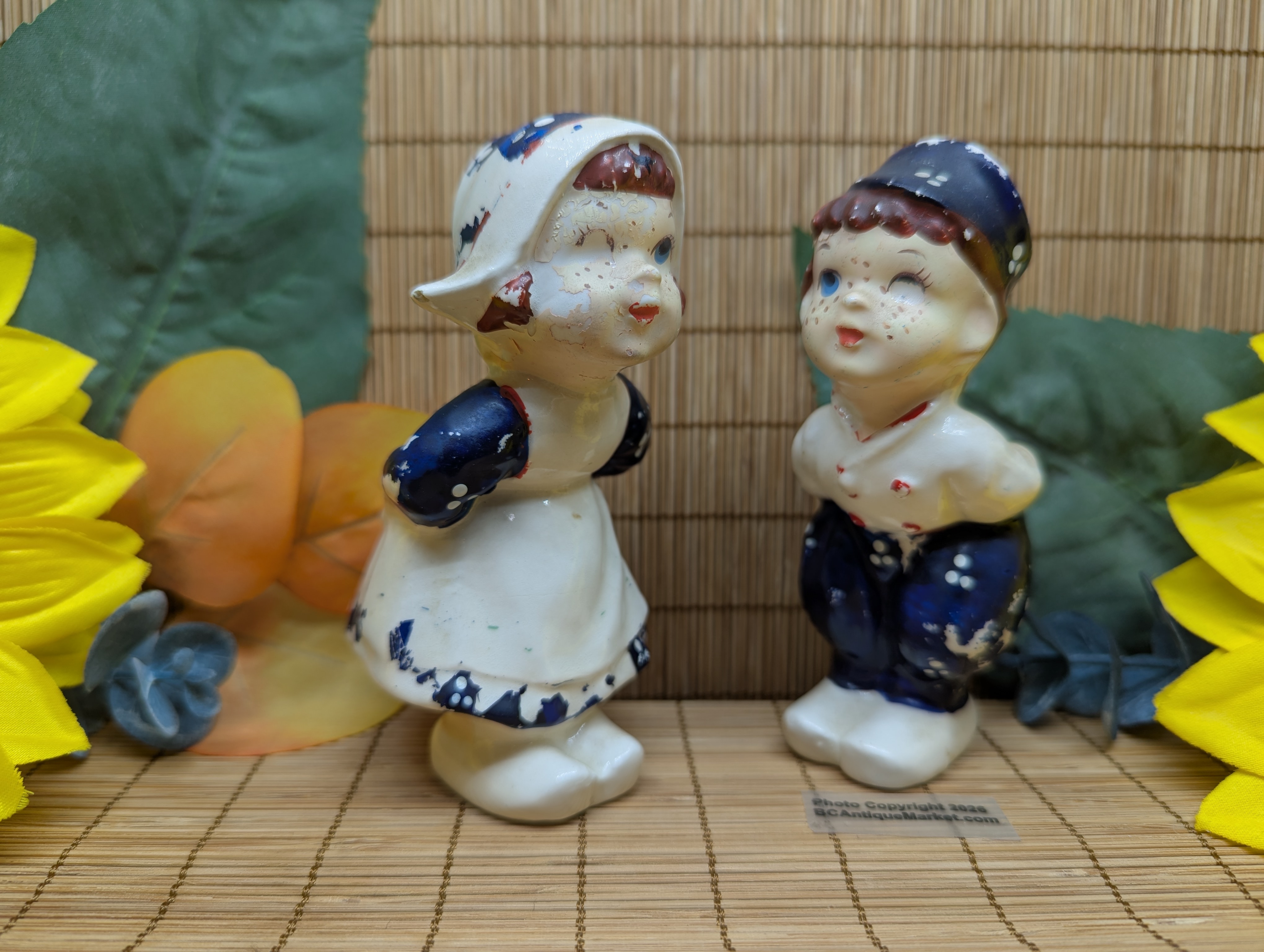 Delft Dutch Boy and Girl Antique Salt and Pepper Set - Image 4