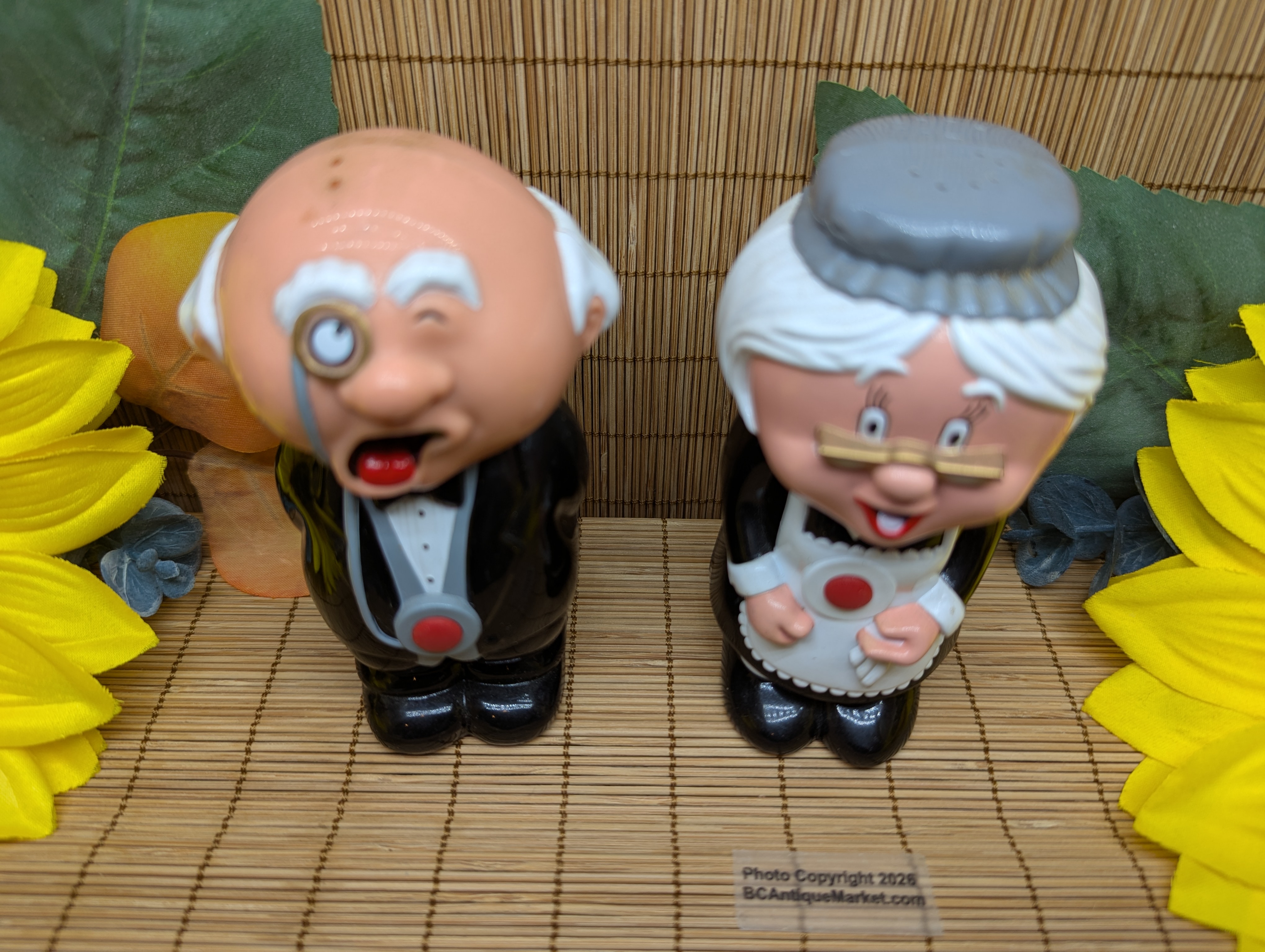 Grandma and Grandpa Salt and Pepper Set - Image 6